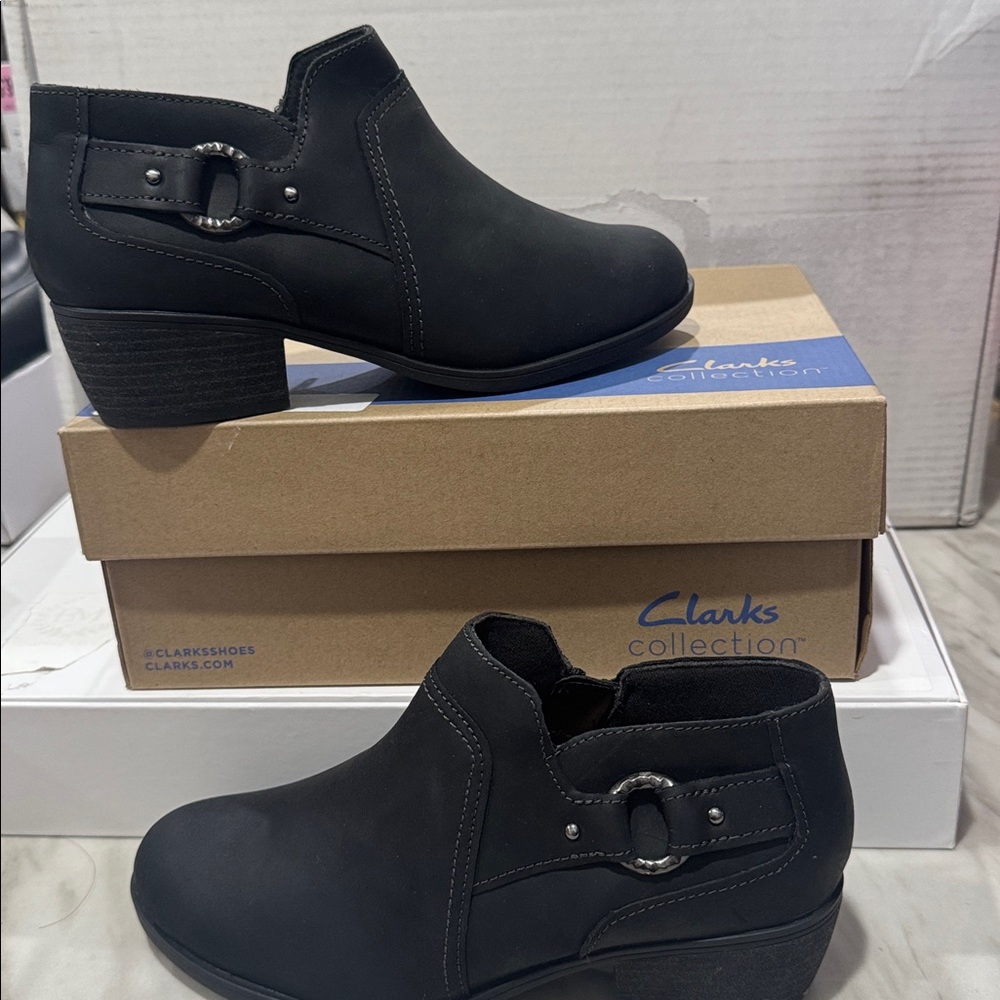 Clarks Charlten Grace Ankle Booties Women's Size 6.5 M  Black Leather Casual
